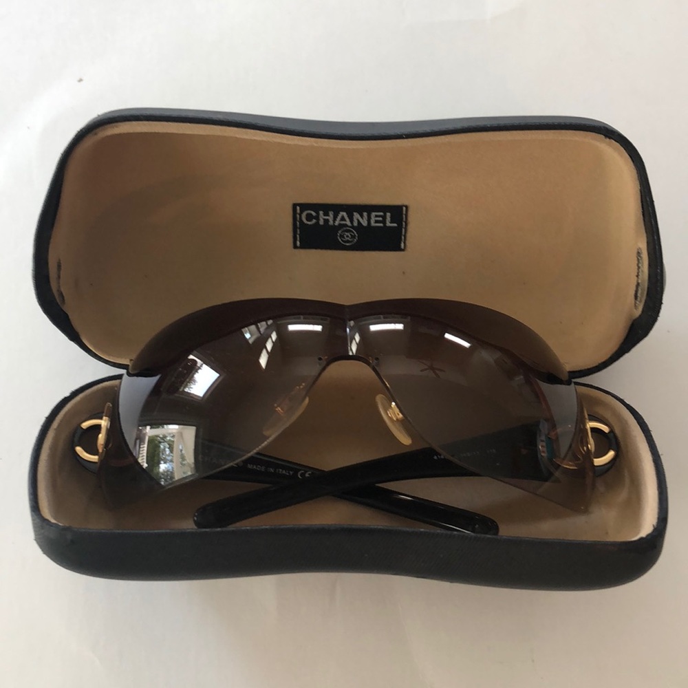 CHANEL Sunglasses w/ Case